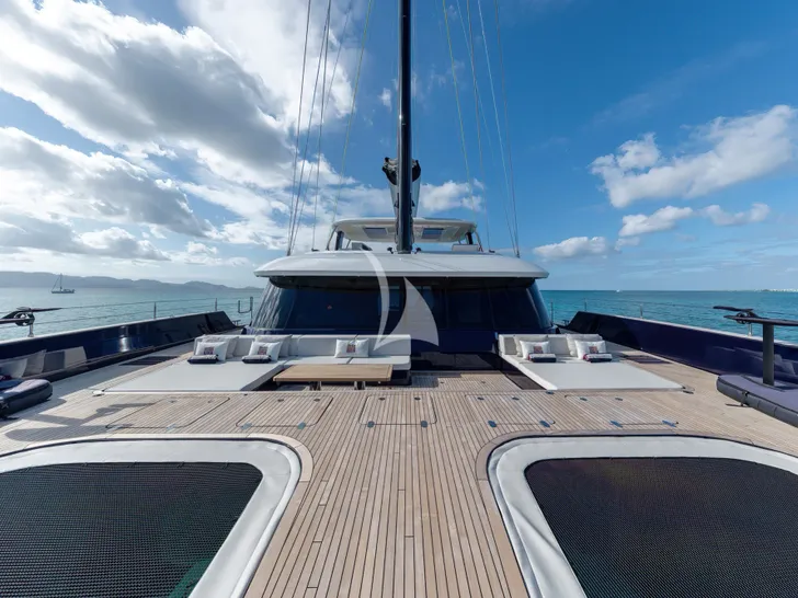 BELLDIA Sunreef 80 - foredeck BELLDIA Sunreef 80 - foredeck