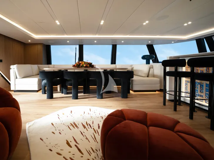 BELLDIA Sunreef 80 - main dining and bar area BELLDIA Sunreef 80 - main dining and bar area