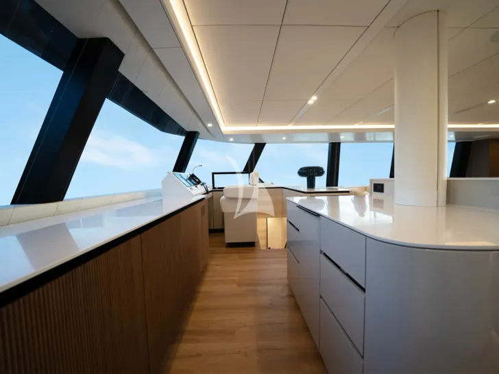 BELLDIA Sunreef 80 - navigation center BELLDIA Sunreef 80 - navigation center