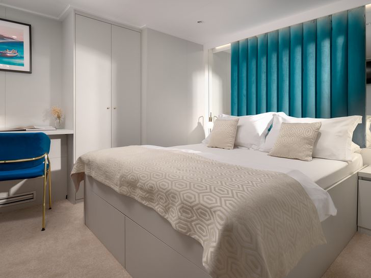 BELLEZZA Custom 52m - VIP cabin 1 BELLEZZA Custom 52m - VIP cabin 1