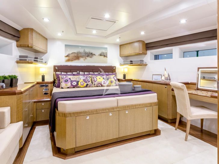 BELLKARA Conrad 26m - master cabin BELLKARA Conrad 26m - master cabin