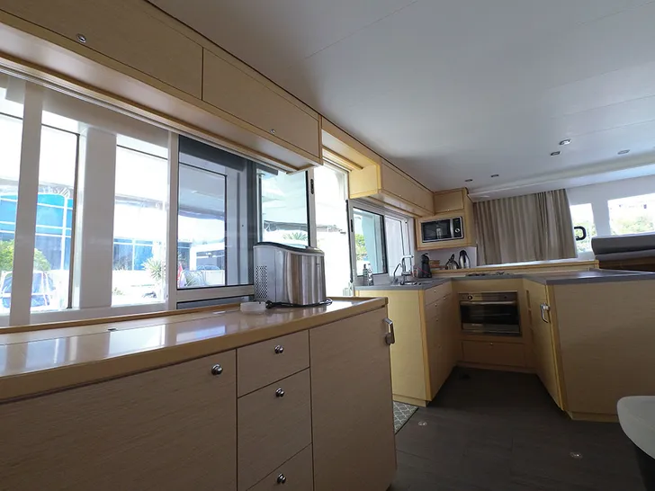 BELO Lagoon 450F - interior BELO Lagoon 450F - interior