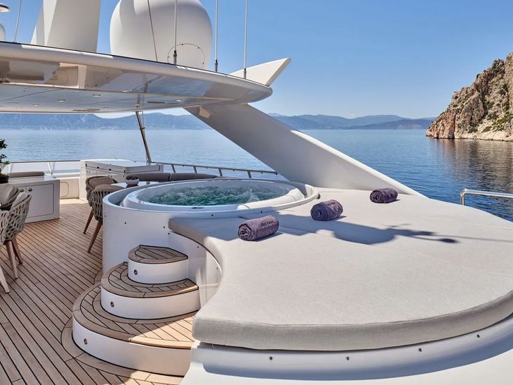 BENIK Heesen Jacuzi BENIK Heesen Jacuzi