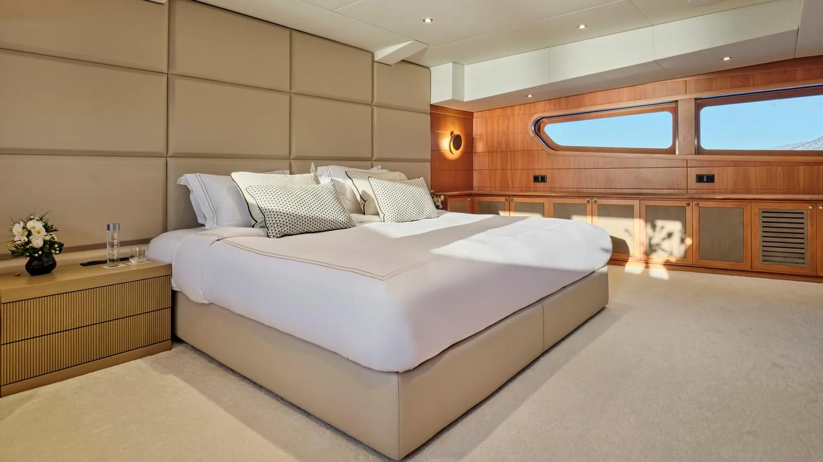 BENIK Heesen Master Suite