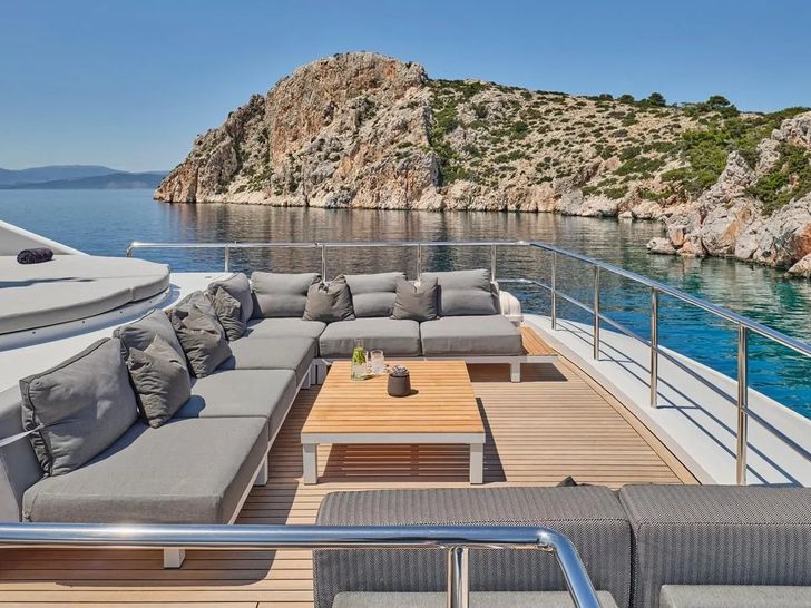 BENIK Heesen Sundeck Lounging BENIK Heesen Sundeck Lounging