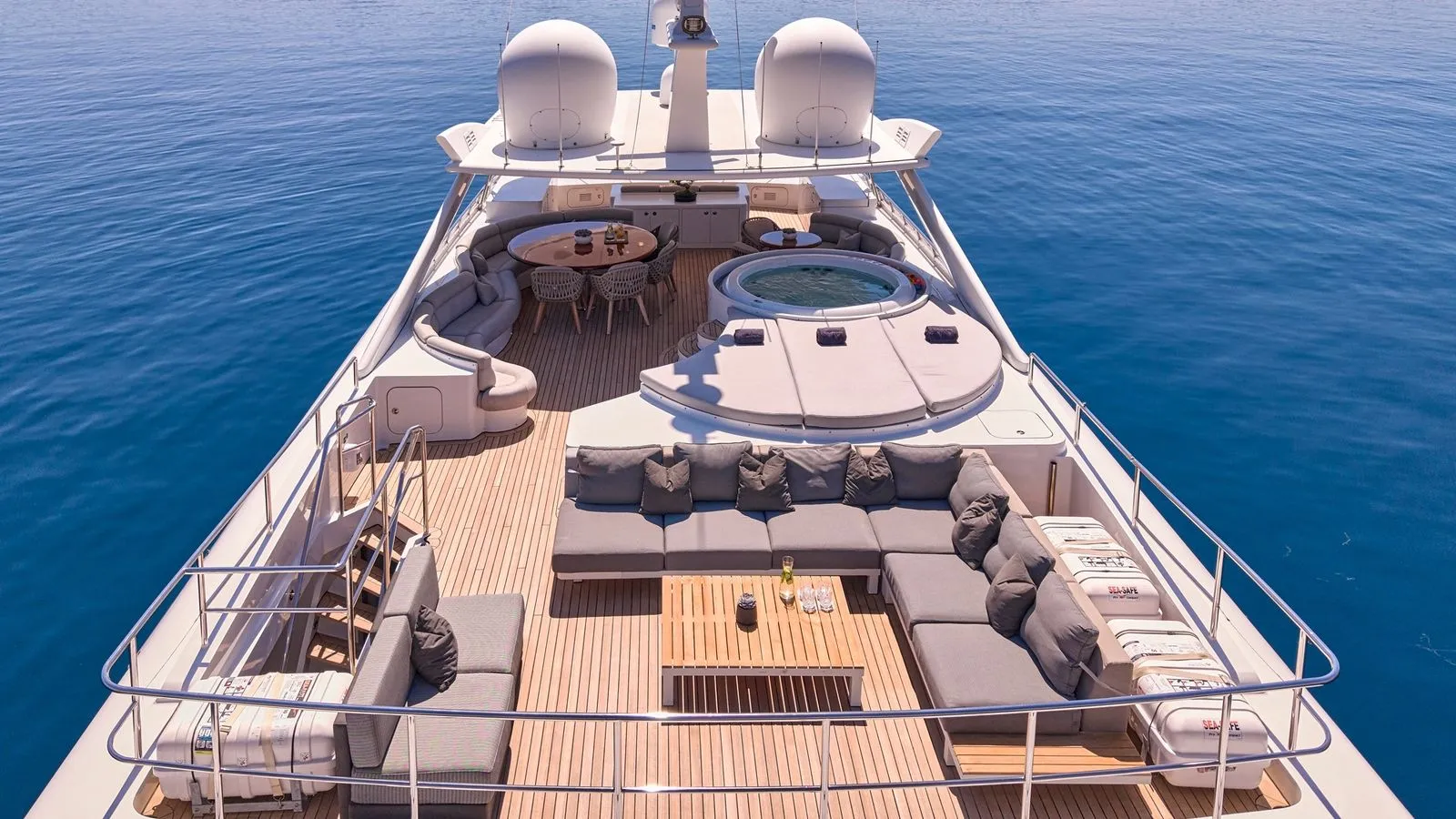 BENIK Heesen Sundeck