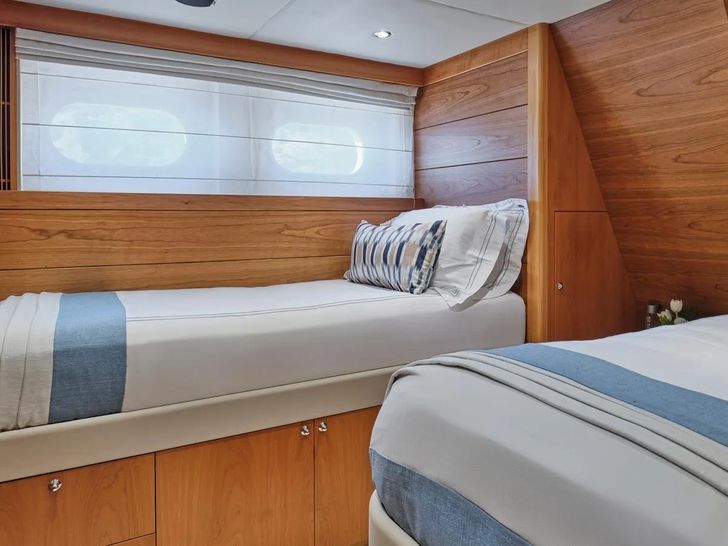 BENIK Heesen Twin BENIK Heesen Twin