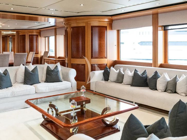 BENIK I Heesen 4000 - main saloon seating BENIK I Heesen 4000 - main saloon seating