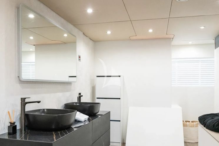 Charter Yacht BENIK I - Heesen 4000 - 7 Cabins - Athens - Mykonos - Paros - Cyclades - Greece