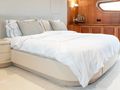 BENIK I Heesen 4000 - master cabin bed BENIK I Heesen 4000 - master cabin bed
