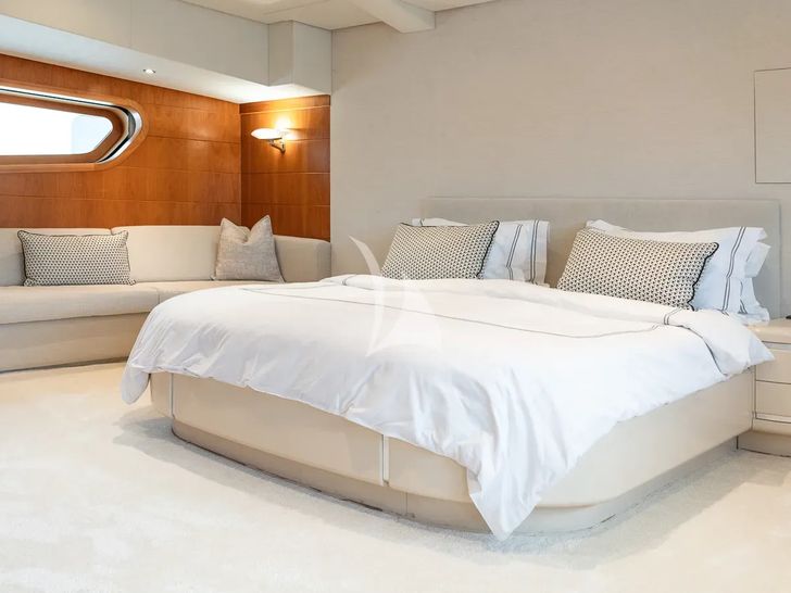 BENIK I Heesen 4000 - master cabin BENIK I Heesen 4000 - master cabin