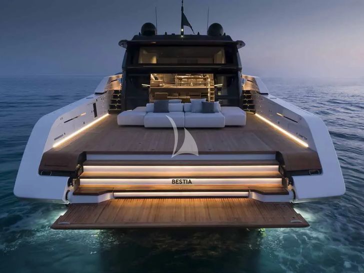 BESTIA Sanlorenzo SP110 - aft view BESTIA Sanlorenzo SP110 - aft view