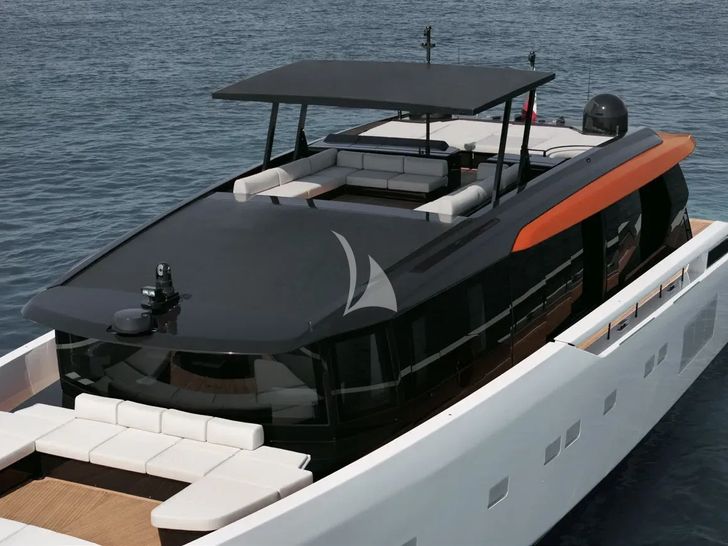 BESTIA Sanlorenzo SP110 - foredeck and flybridge view BESTIA Sanlorenzo SP110 - foredeck and flybridge view