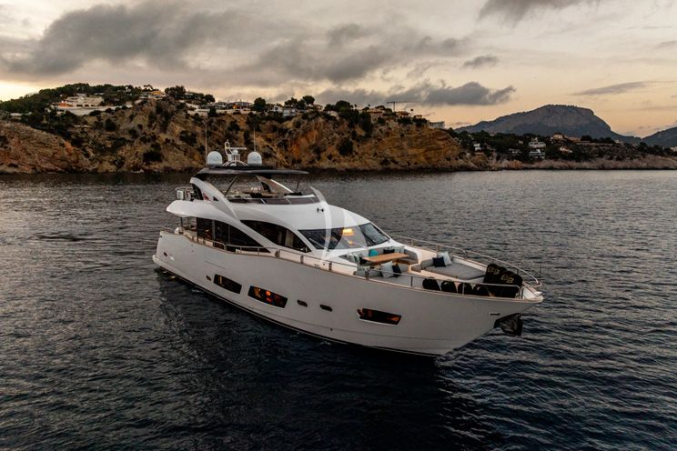 Charter Yacht BEST OF ME - Sunseeker 28m - 4 Cabins - Palma - Mallorca - Ibiza - Balearics - Spain