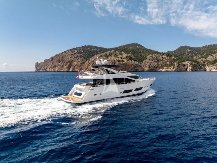 BEST OF ME Sunseeker 28m - cruising aft shot BEST OF ME Sunseeker 28m - cruising aft shot