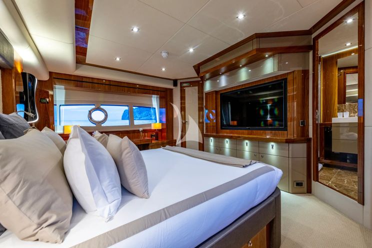 Charter Yacht BEST OF ME - Sunseeker 28m - 4 Cabins - Palma - Mallorca - Ibiza - Balearics - Spain