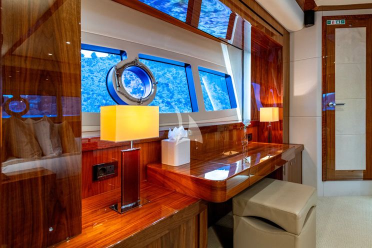 Charter Yacht BEST OF ME - Sunseeker 28m - 4 Cabins - Palma - Mallorca - Ibiza - Balearics - Spain