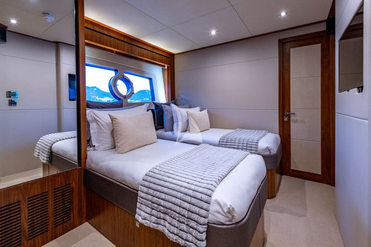 Charter Yacht BEST OF ME - Sunseeker 28m - 4 Cabins - Palma - Mallorca - Ibiza - Balearics - Spain