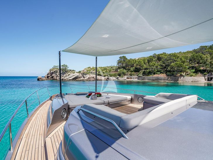BEYOND Pershing 8X foredeck lounging and bronzing area BEYOND Pershing 8X foredeck lounging and bronzing area