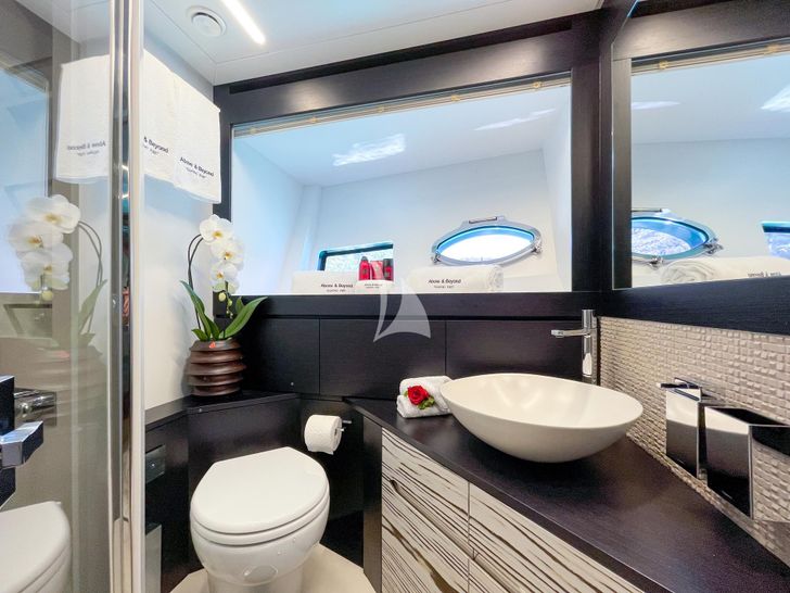 BEYOND Pershing 8X twin cabin bathroom BEYOND Pershing 8X twin cabin bathroom