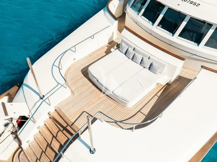 BG Feadship 46m - foredeck BG Feadship 46m - foredeck