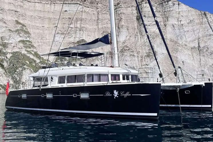 Charter Yacht BLUE GRIFFIN - Lagoon 620 - 4 Cabins - Tahiti - French Polynesia - South Pacific