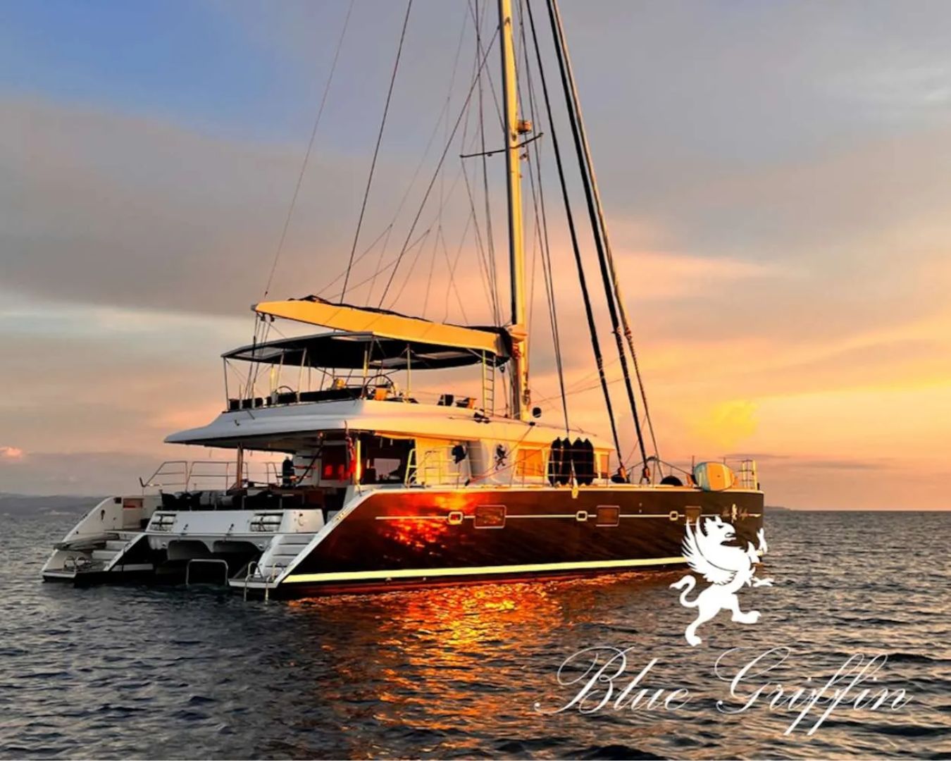 Charter Yacht BLUE GRIFFIN - Lagoon 620 - 4 Cabins - Tahiti - French Polynesia - South Pacific
