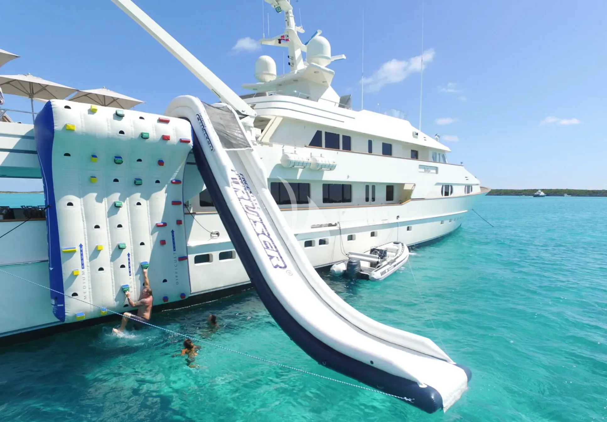 BG Feadship 46m - water slide