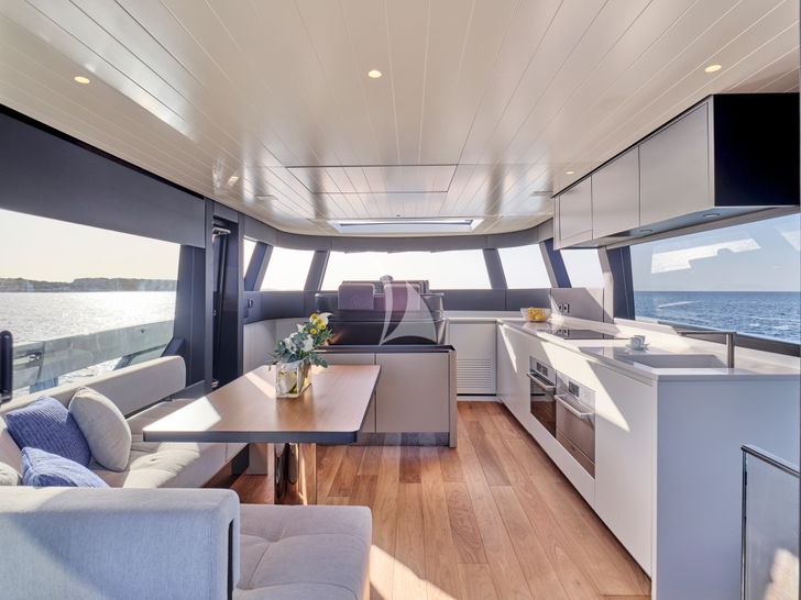 DUCHESS Bluegame BGX63 - galley and dining area DUCHESS Bluegame BGX63 - galley and dining area