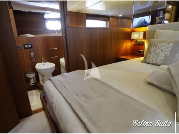 BIANCA II Canados 72 VIP cabin bed and bathroom BIANCA II Canados 72 VIP cabin bed and bathroom