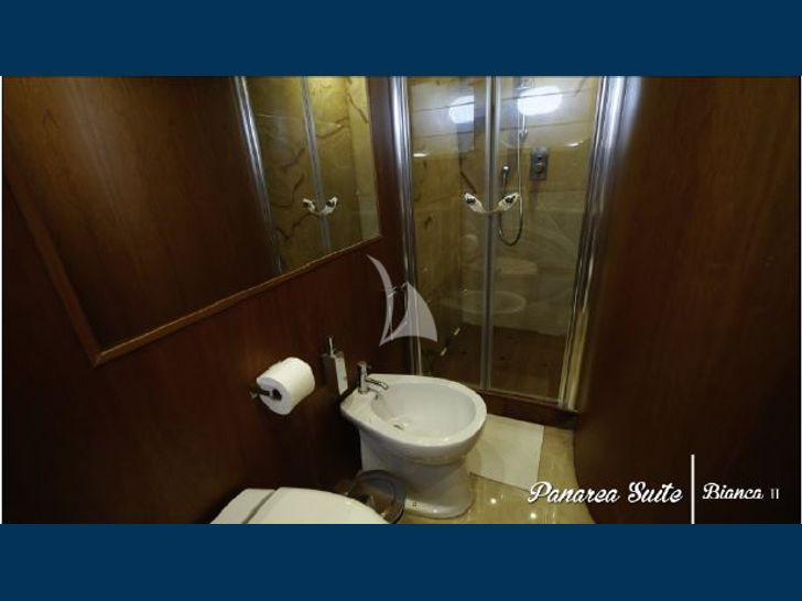 BIANCA II Canados 72 master cabin bathroom