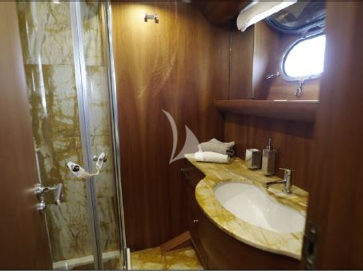BIANCA II Canados 72 twin cabin bathroom BIANCA II Canados 72 twin cabin bathroom