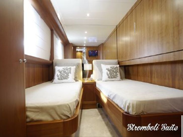 BIANCA II Canados 72 twin cabin BIANCA II Canados 72 twin cabin