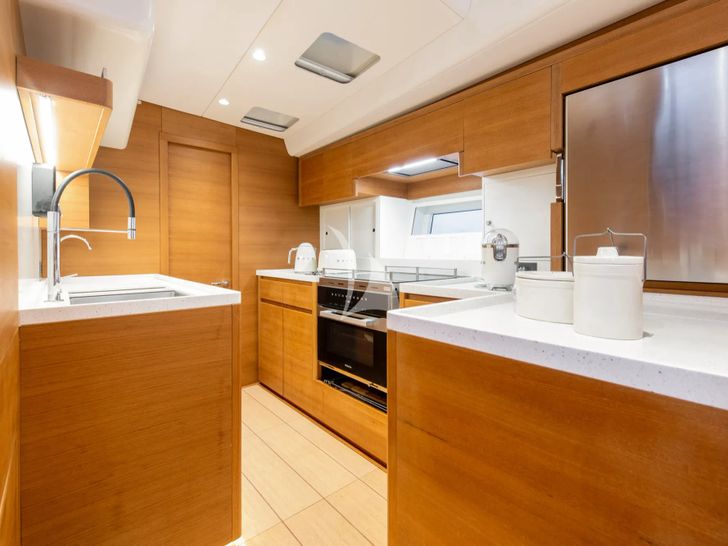 BIANCA Grand Soleil 72 LC - galley BIANCA Grand Soleil 72 LC - galley