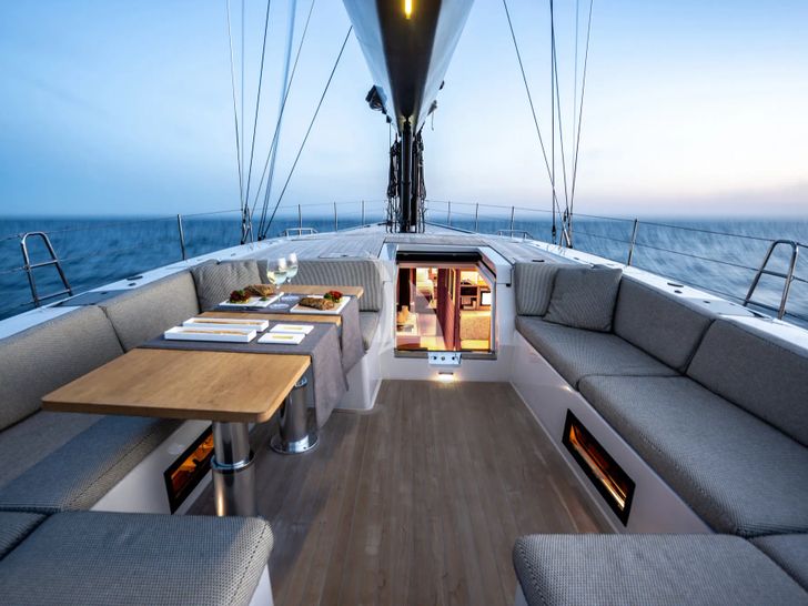 BIANCA Grand Soleil 72 LC - upper deck lounge BIANCA Grand Soleil 72 LC - upper deck lounge