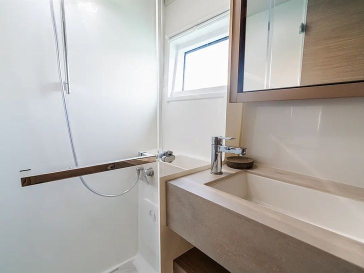 BIG CUCUNCIO Lagoon 46 - cabin 1 bathroom BIG CUCUNCIO Lagoon 46 - cabin 1 bathroom