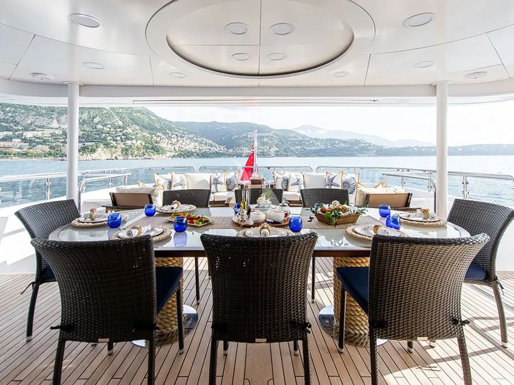 BINA Mondomarine 140 - aft dining area BINA Mondomarine 140 - aft dining area