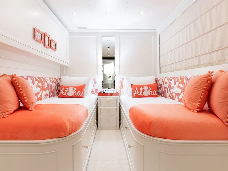 BINA Mondomarine 140 - twin cabin 2 BINA Mondomarine 140 - twin cabin 2
