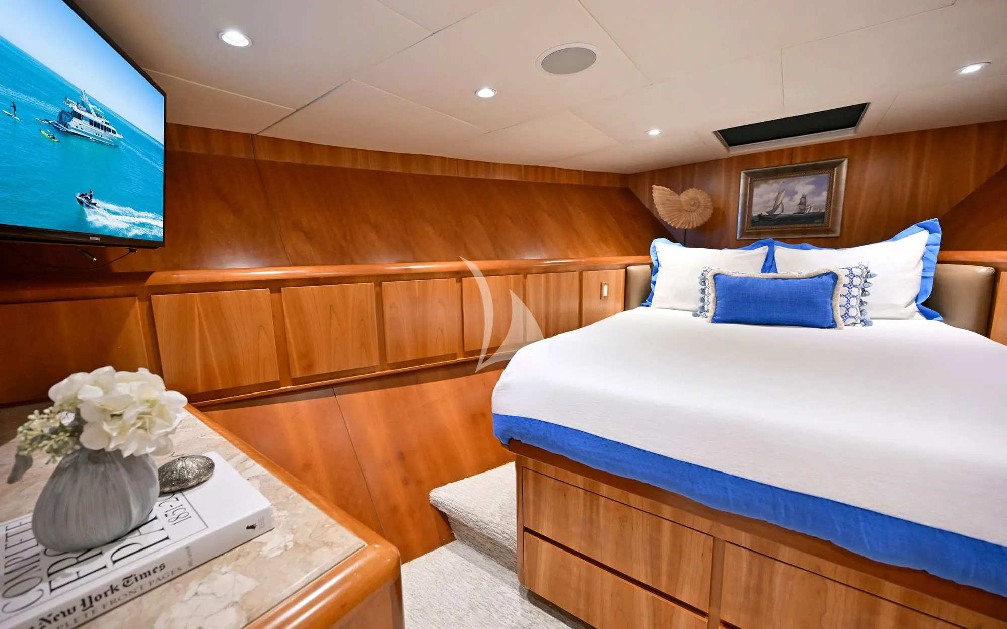 Charter Yacht BIRDY - Broward 110 - 4 Cabins - Nassau - Exumas - Bahamas