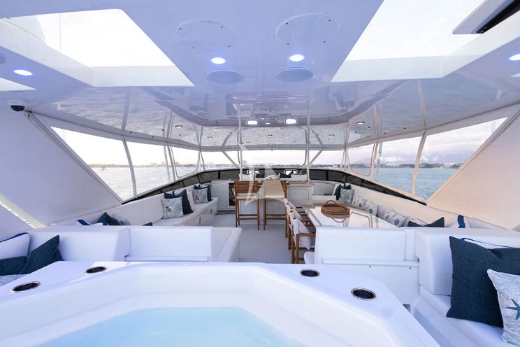 Charter Yacht BIRDY - Broward 110 - 4 Cabins - Nassau - Exumas - Bahamas