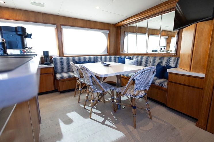 Charter Yacht BIRDY - Broward 110 - 4 Cabins - Nassau - Exumas - Bahamas