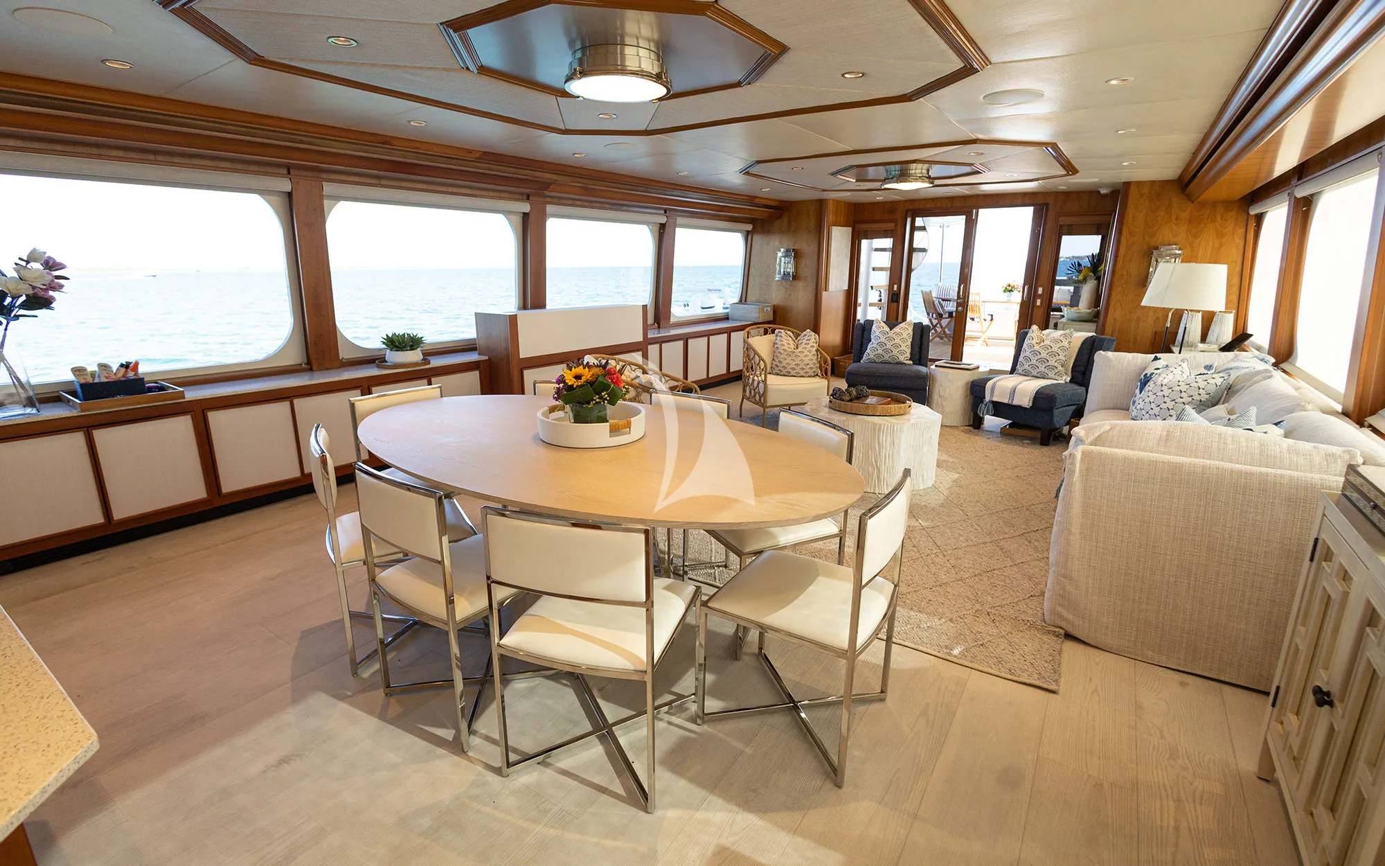 Charter Yacht BIRDY - Broward 110 - 4 Cabins - Nassau - Exumas - Bahamas