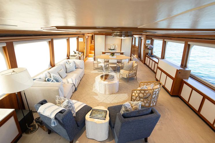 Charter Yacht BIRDY - Broward 110 - 4 Cabins - Nassau - Exumas - Bahamas