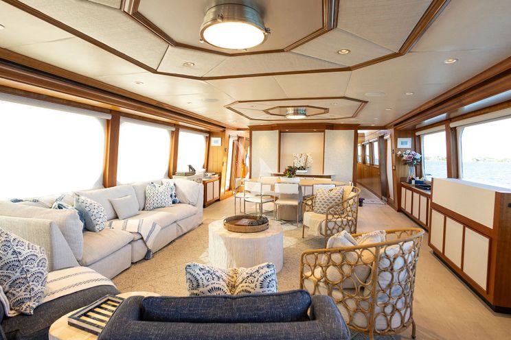 Charter Yacht BIRDY - Broward 110 - 4 Cabins - Nassau - Exumas - Bahamas