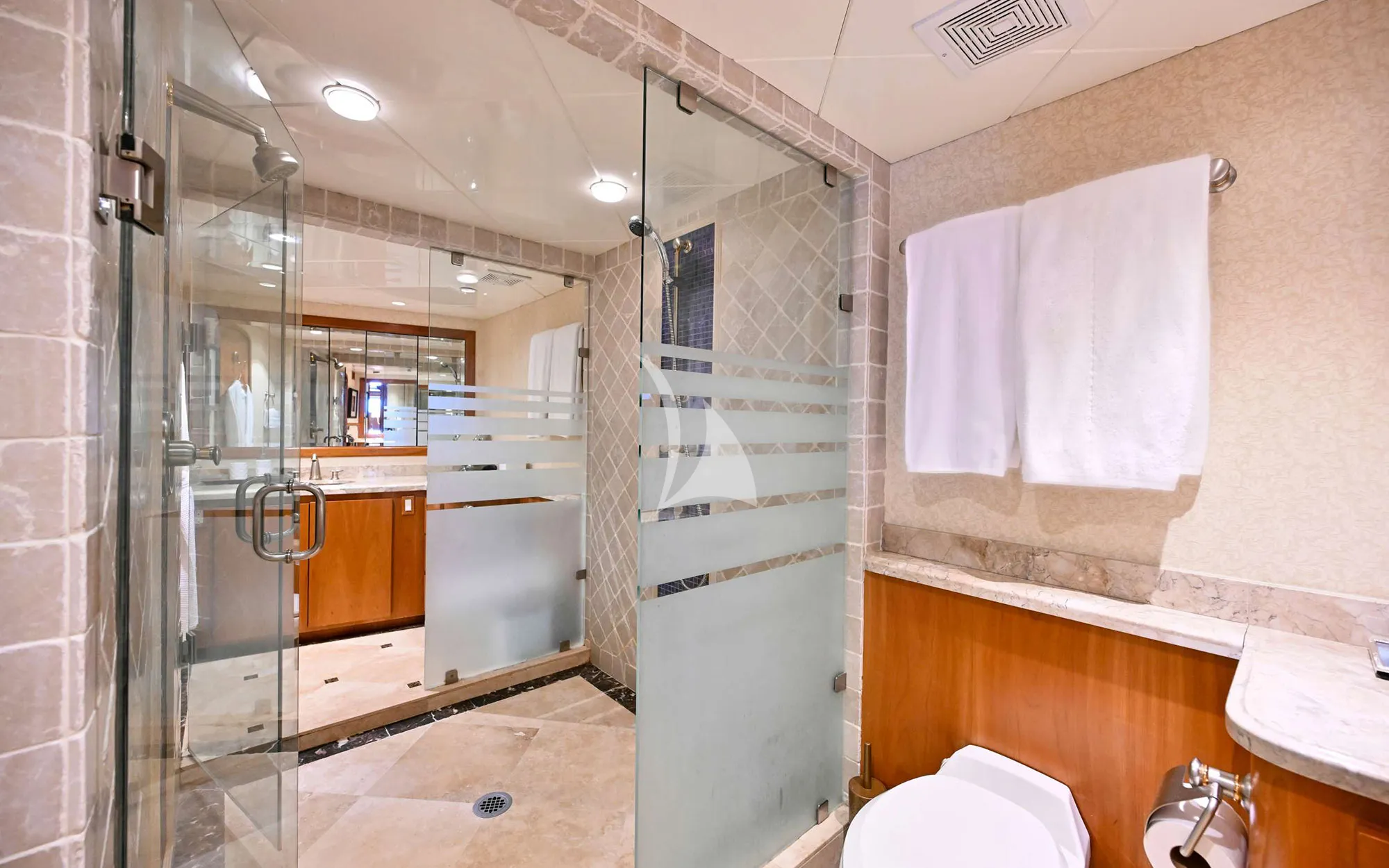 Charter Yacht BIRDY - Broward 110 - 4 Cabins - Nassau - Exumas - Bahamas