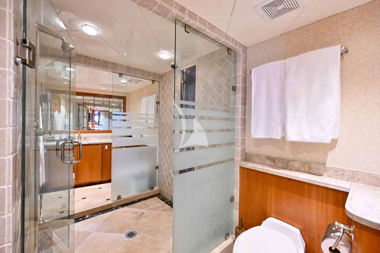 Charter Yacht BIRDY - Broward 110 - 4 Cabins - Nassau - Exumas - Bahamas