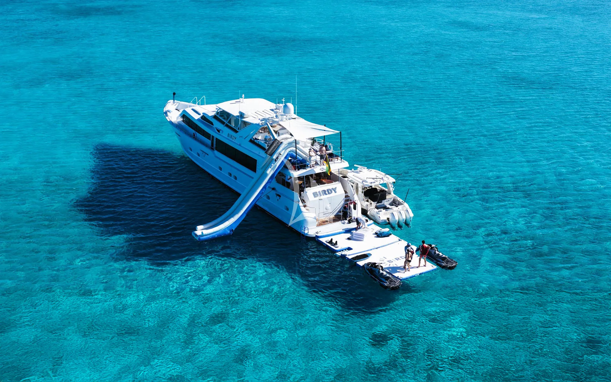 Charter Yacht BIRDY - Broward 110 - 4 Cabins - Nassau - Exumas - Bahamas