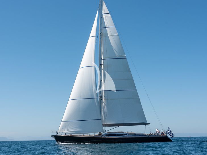 BLACK LION Perini Navi 30m - sailing over the waterline BLACK LION Perini Navi 30m - sailing over the waterline