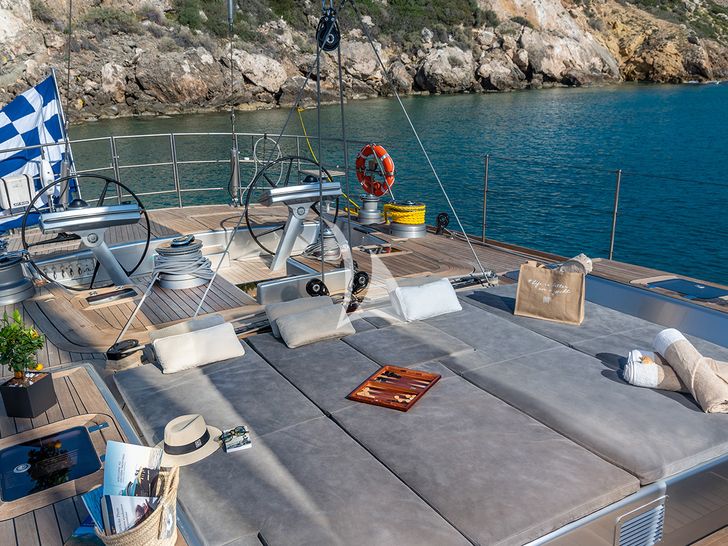 BLACK LION Perini Navi 30m - sun beds BLACK LION Perini Navi 30m - sun beds