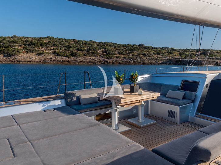 BLACK LION Perini Navi 30m - sun bed and seating area BLACK LION Perini Navi 30m - sun bed and seating area